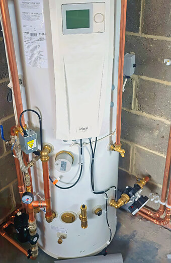 https://doubleviewhotwater.com.au/uploads/2025/06/gas-hot-water-system-13675.jpg
