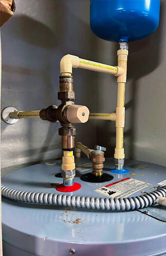 https://doubleviewhotwater.com.au/uploads/2025/06/gas-hot-water-system-35892.jpg